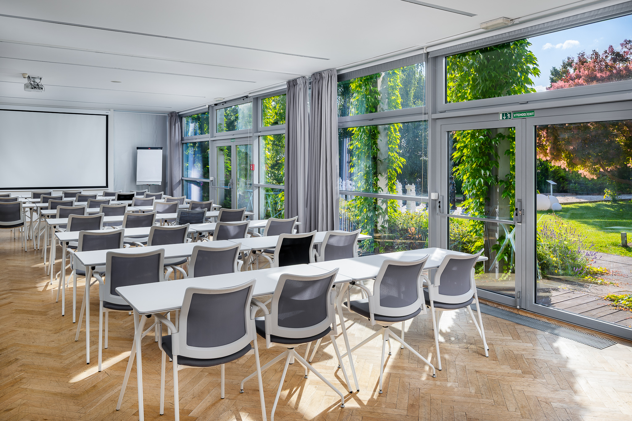 250620 Holiday Inn 214
